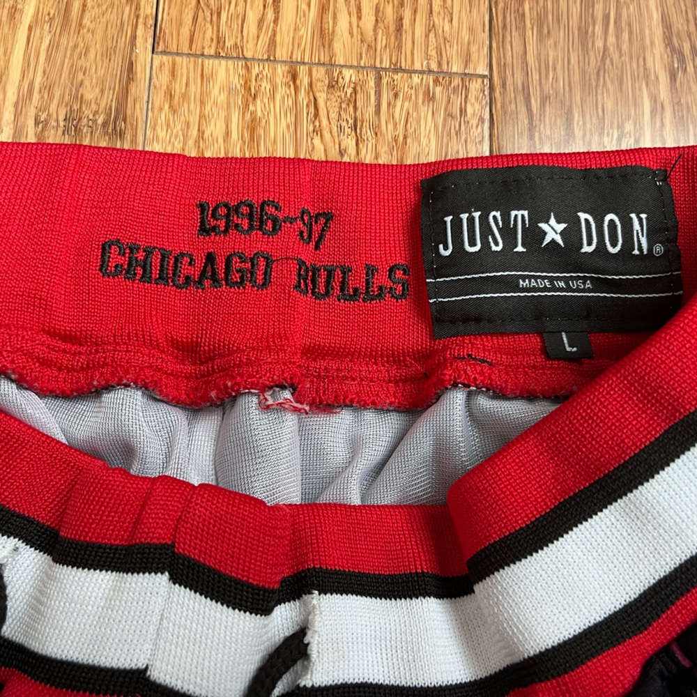 Just Don H. C. Chicago Bulls Basketball Shorts Size Large 1610 - Picture 5 of 5